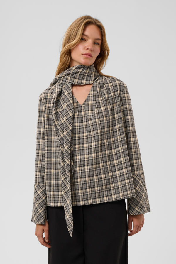blus med volang