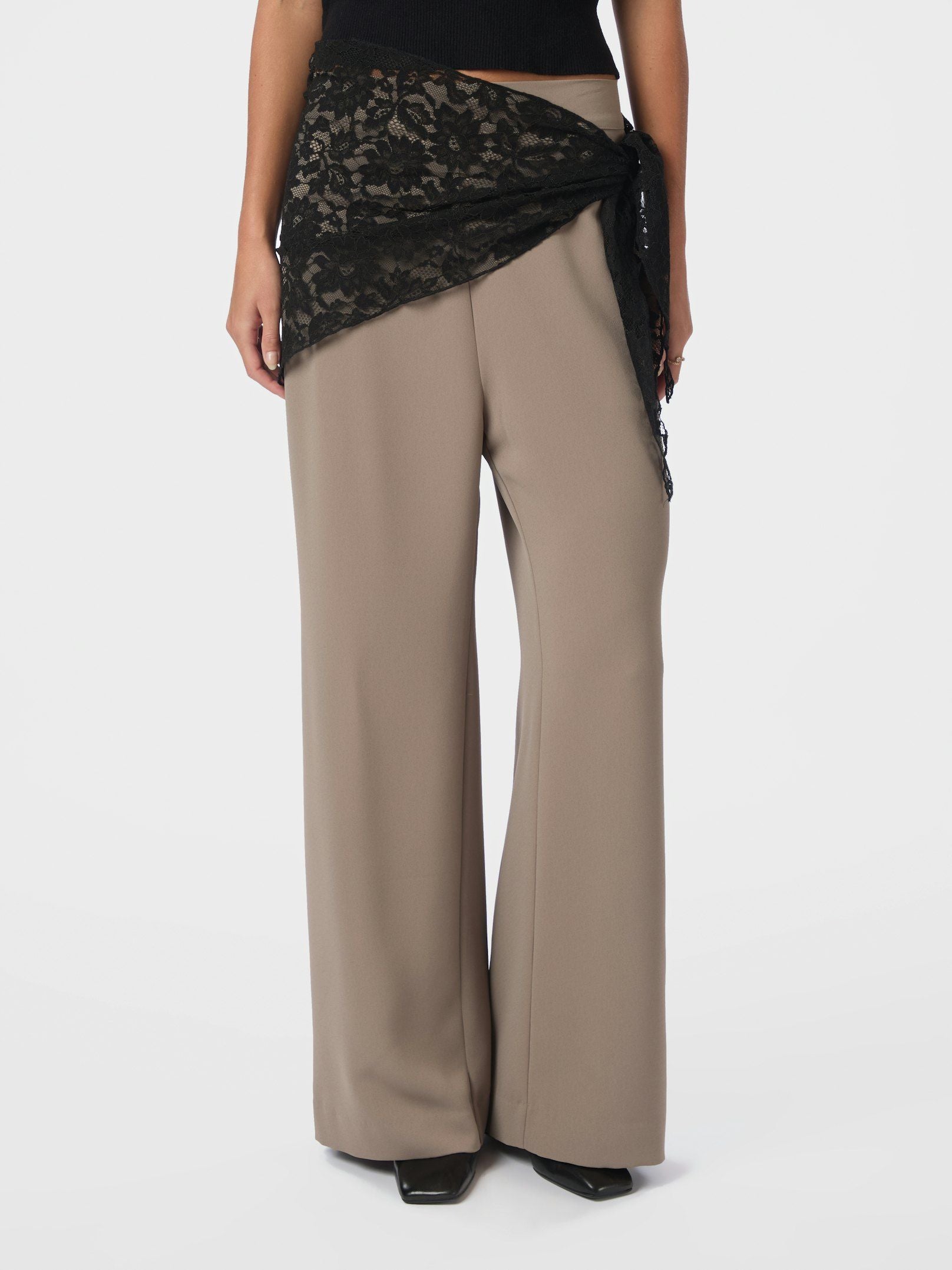 lace scarf runt höften