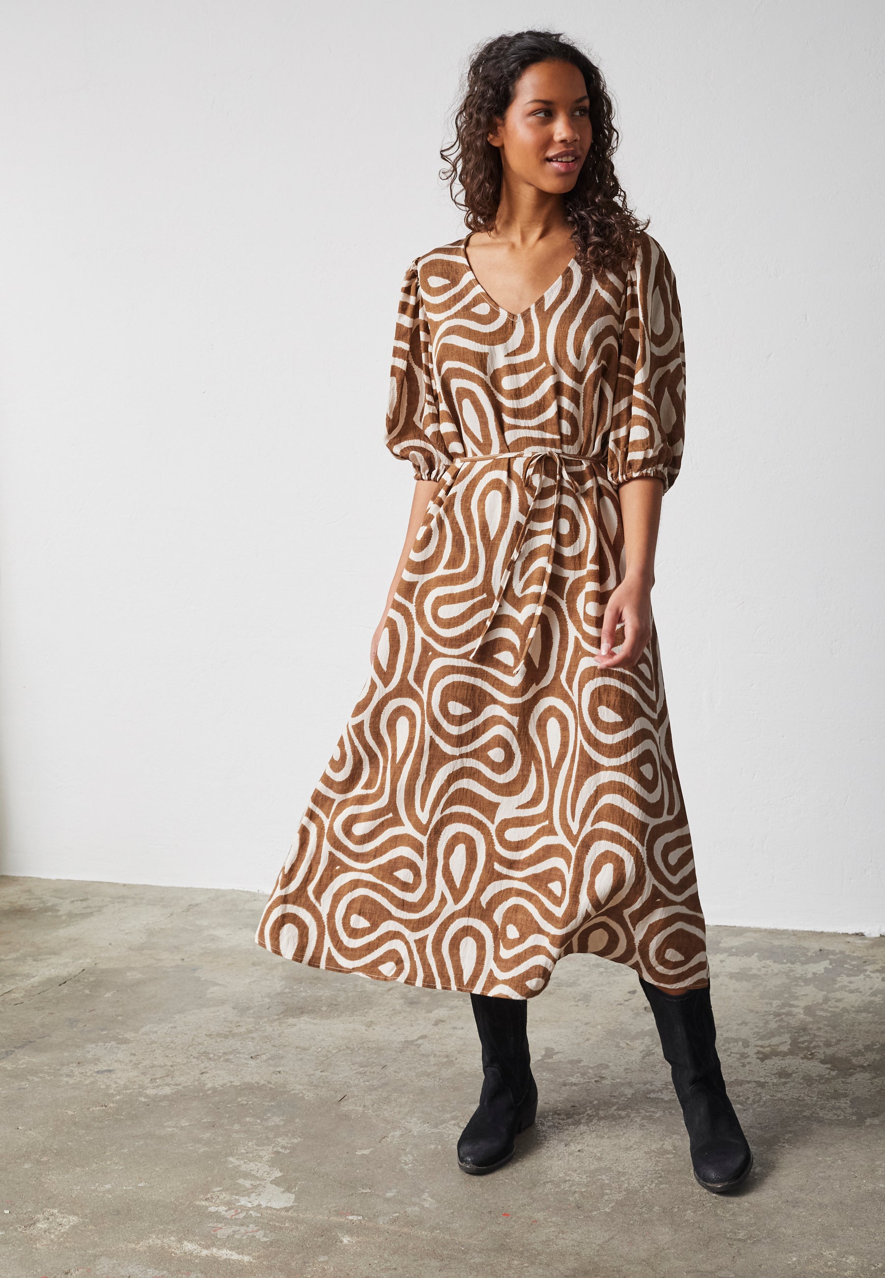 SISTERS POINT VENTIA-V.DR4 DRESS