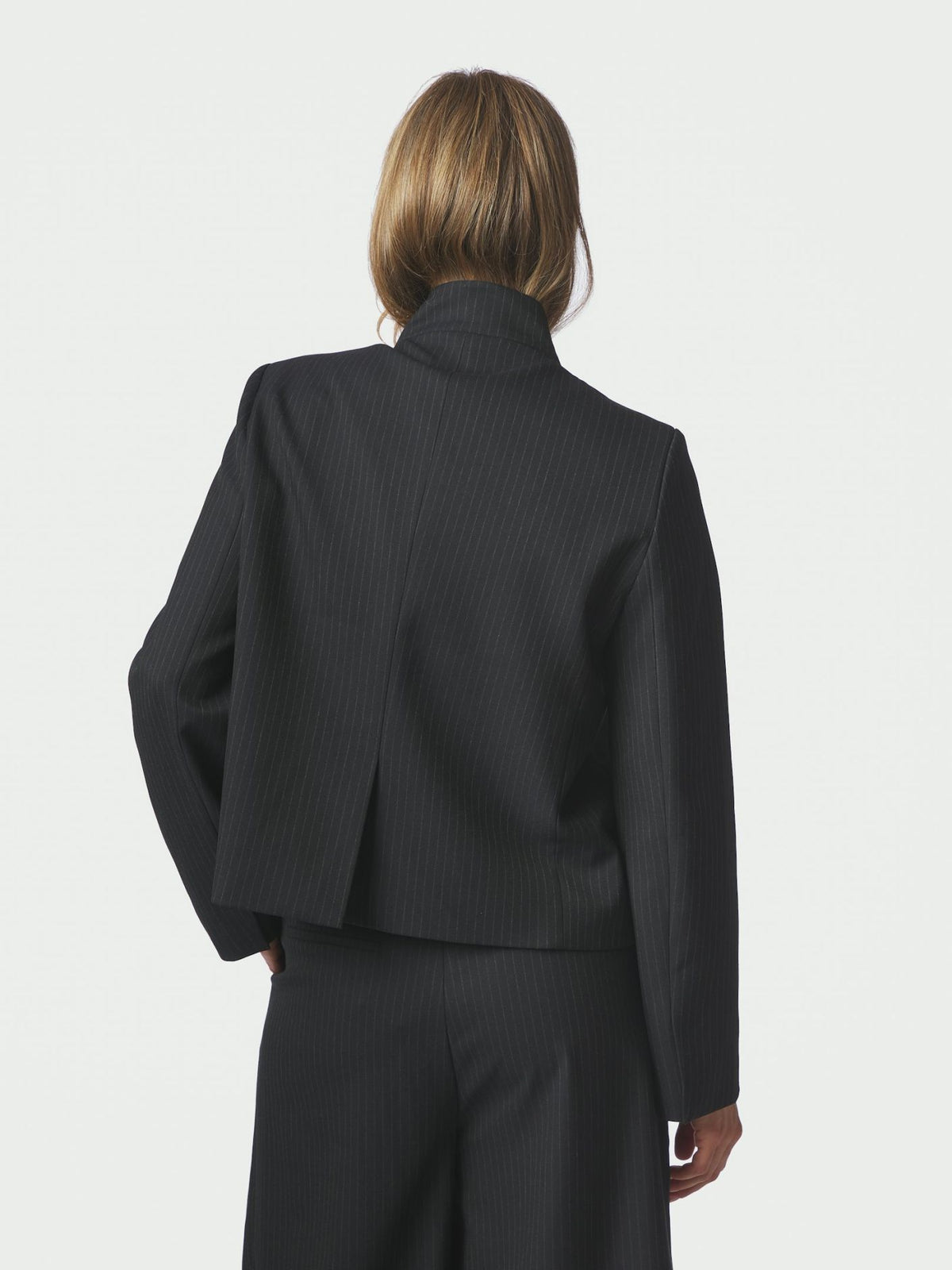 NEO NOIR Tiria Slim Pinstripe Blazer